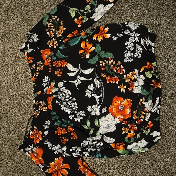 WOMEN'S MEDIUM OFF SHOULDER LONG SLEEVE CROP TOP FLORAL - Picture 5 of 8